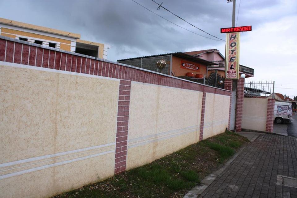 Hotel Buza New Shtoj Экстерьер фото